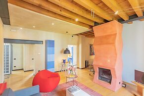 Night at the Museum Apartment by Rent all Como