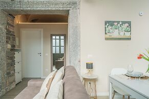 Romantic Escape City Centre With Jacuzzi & Parking by Rent all Como