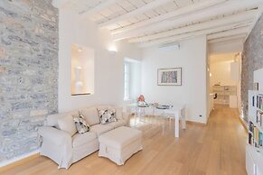 Wine Not Apartment in Como City Centre by Rent all Como
