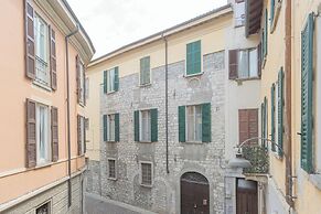 Wine Not Apartment in Como City Centre by Rent all Como