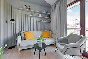 Aura III & Parking by Downtown Apartments