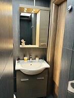 Ermou Downtown Suites by Athens Urban Retreat