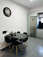 Ermou Downtown Suites by Athens Urban Retreat