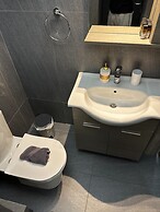 Ermou Downtown Suites by Athens Urban Retreat
