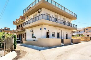 Seaside Apartments in Agkisaras