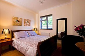 The Godalming Hotel