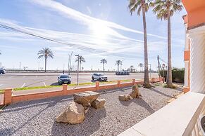 Stylish Beachfront Apartment in Ampuriabrava