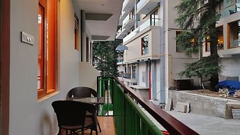 Lill sparrow by The Verdant Escapes