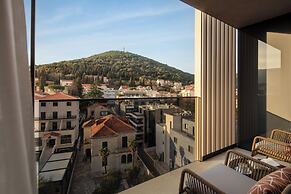 Hotel Sumratin