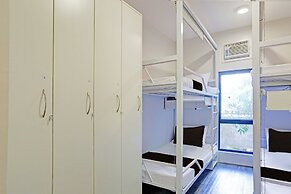 MyTown Madrid, Classy Hostel Bunkbeds Makati Metro Manila