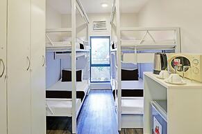 MyTown Madrid, Classy Hostel Bunkbeds Makati Metro Manila