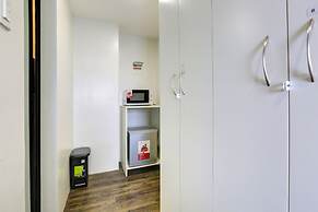 MyTown Madrid, Classy Hostel Bunkbeds Makati Metro Manila