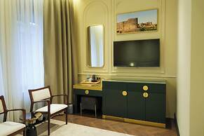 Sur Royals Hotel's