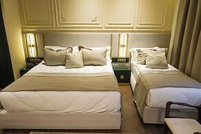 Sur Royals Hotel's