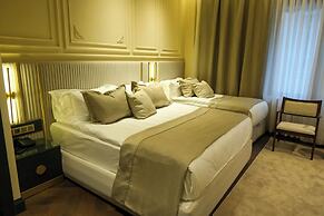 Sur Royals Hotel's