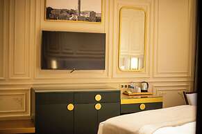 Sur Royals Hotel's