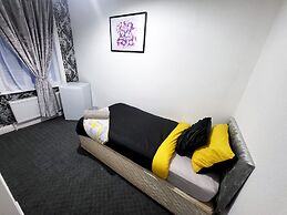 Comfortable Stay - Ivor St
