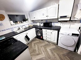 Comfortable Stay - Ivor St