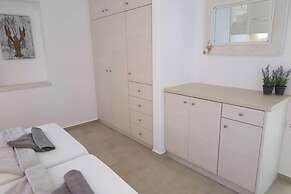 Afroditi Studios & Villas