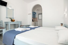 Afroditi Studios & Villas