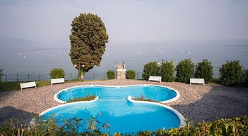 Specchio sul Lago