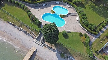 Specchio sul Lago