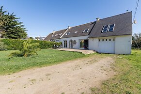 Family Home 2 Steps From the Beach