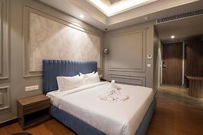 THE MADELINNE HOTEL