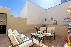 Genteel Home Rodrigo Caro
