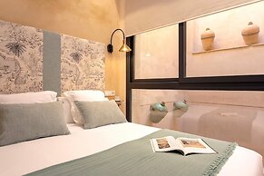 Genteel Home Rodrigo Caro