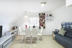 Sunny Coastal Retreat for 4