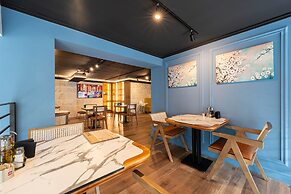 Hotel Invictus