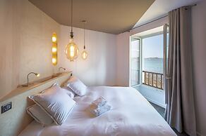 Apartment in Landeda With Beachfront Views
