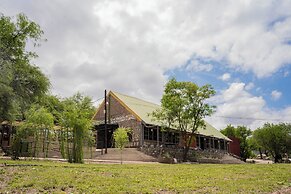 HUACO LODGE