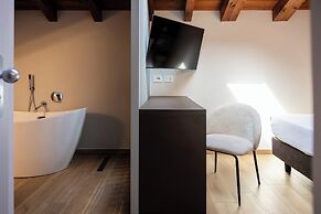 RossoVino Milano Boutique