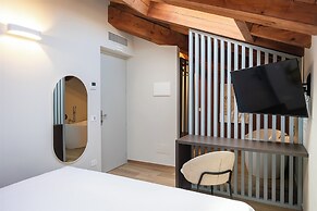 RossoVino Milano Boutique