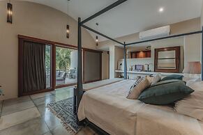 Casa Exclusiva Los Amigos, 4BDR by Cercana