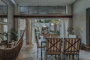 Casa Exclusiva Los Amigos, 4BDR by Cercana