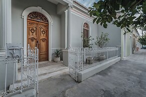 Casa Exclusiva Los Amigos, 4BDR by Cercana