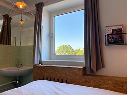 Hotel Credible