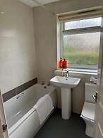 Hendry Road Cottage
