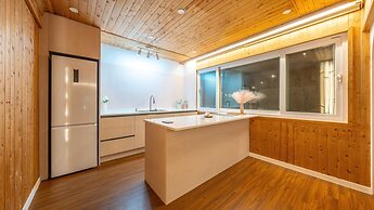 Yeosu La Rosa Private Pool Villa Pension