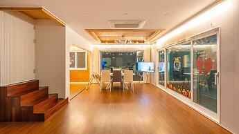 Yeosu La Rosa Private Pool Villa Pension
