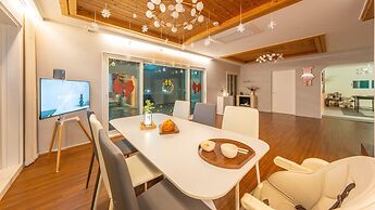 Yeosu La Rosa Private Pool Villa Pension