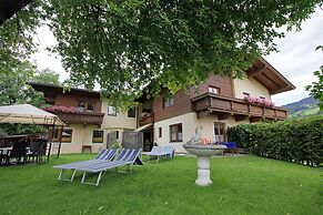 Apartment in Brixen im Thale With Parking
