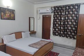 Giriraj kripa