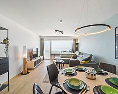 Modern 2-bedroom Flat With sea Views