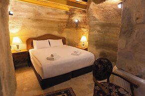 Memory Cave House