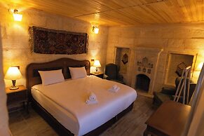 Memory Cave House