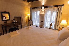 Memory Cave House